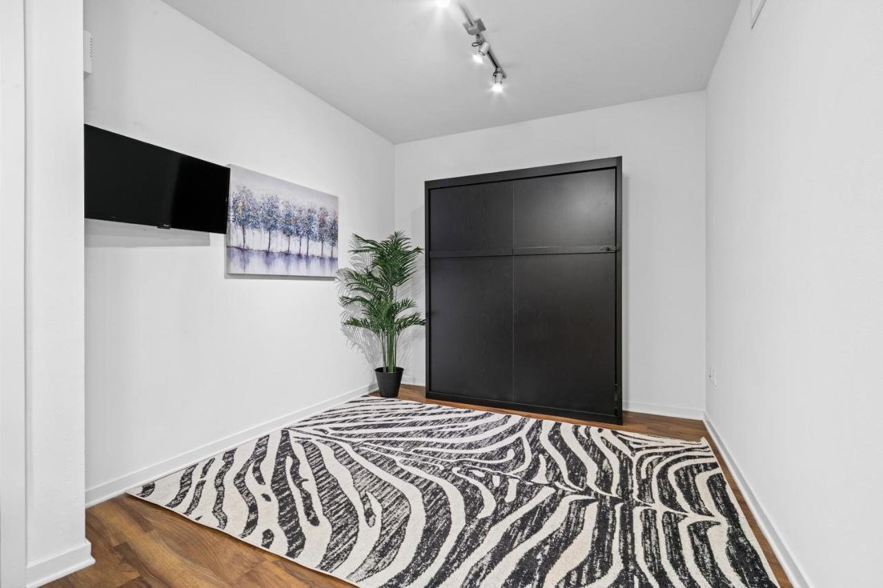 Beverly Grove Chic City Oasis 2 Bedroom Apt With Den 138 Los Angeles Dış mekan fotoğraf