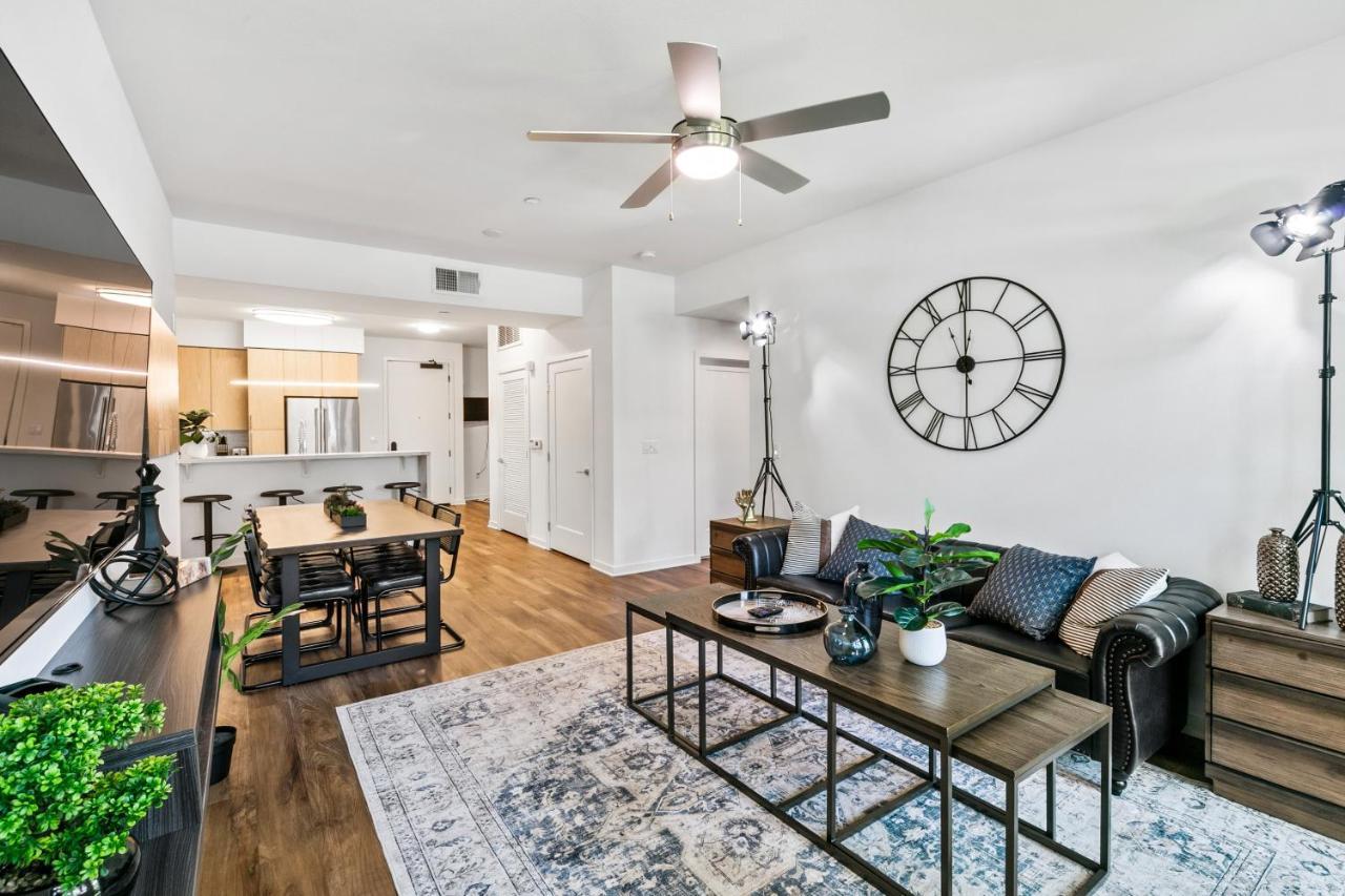 Beverly Grove Chic City Oasis 2 Bedroom Apt With Den 138 Los Angeles Dış mekan fotoğraf