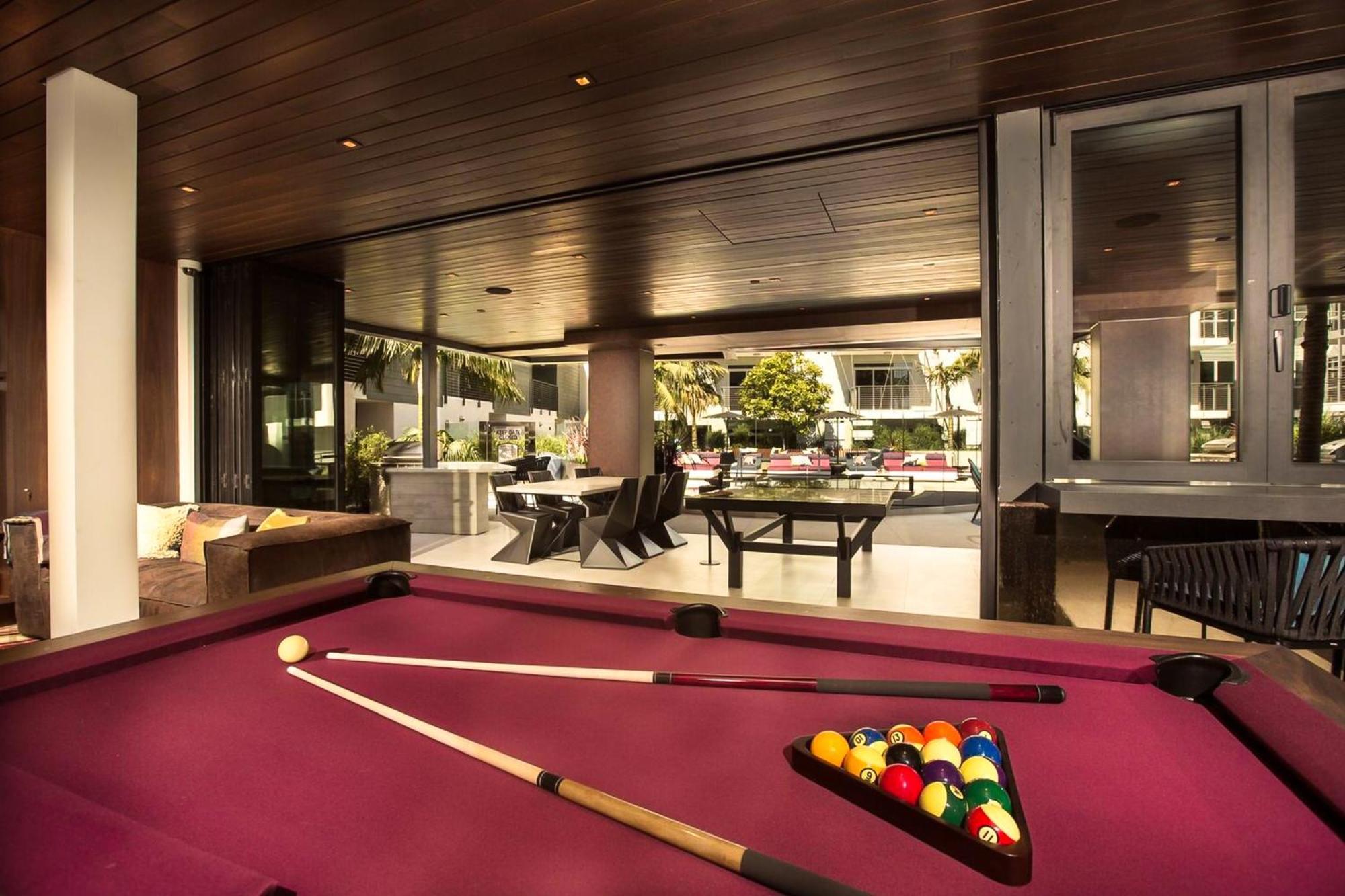 Beverly Grove Chic City Oasis 2 Bedroom Apt With Den 138 Los Angeles Dış mekan fotoğraf